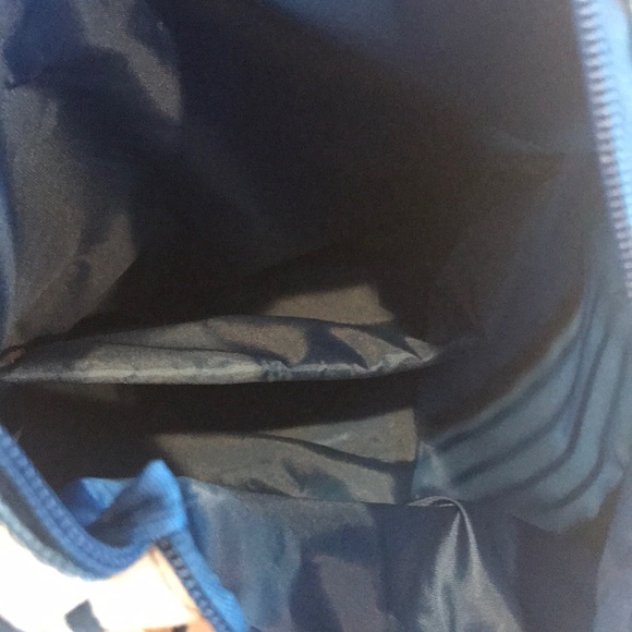 New love Taza 2-in-1 backpack tote - Picture 7 of 8